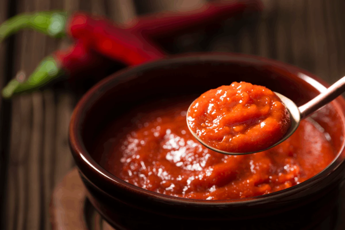 Miska z sosem słodko-ostrym chili